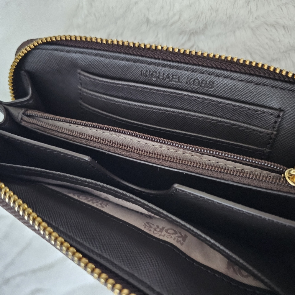 Michael Kors Jet Set Brown Wristlet Zipped Wallet - Picture 7 of 11